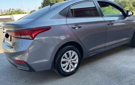 Hyundai Solaris II рестайлинг, 2017 год, 697 000 рублей, 2 фотография