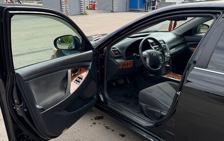 Toyota Camry, 2010 год, 1 155 000 рублей, 10 фотография