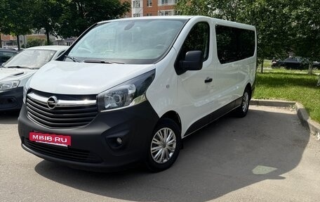 Opel Vivaro B, 2017 год, 2 135 000 рублей, 24 фотография