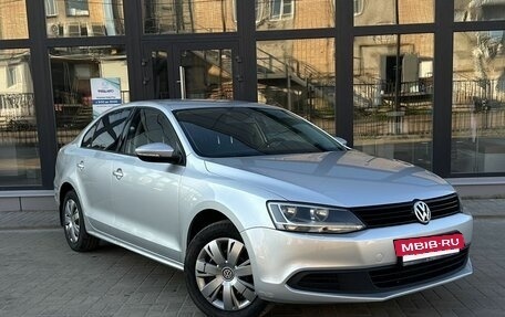 Volkswagen Jetta VI, 2014 год, 896 000 рублей, 2 фотография