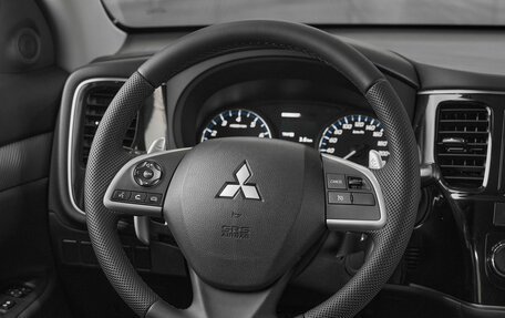 Mitsubishi Outlander III рестайлинг 3, 2013 год, 1 149 000 рублей, 10 фотография