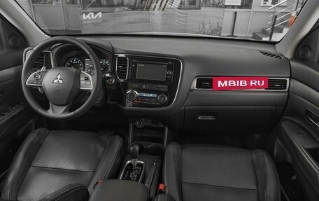 Mitsubishi Outlander III рестайлинг 3, 2013 год, 1 149 000 рублей, 9 фотография