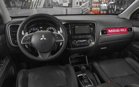Mitsubishi Outlander III рестайлинг 3, 2013 год, 1 149 000 рублей, 7 фотография