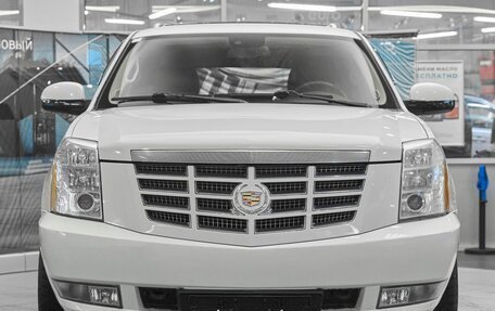 Cadillac Escalade III, 2013 год, 1 849 000 рублей, 2 фотография