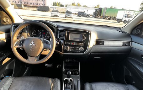 Mitsubishi Outlander III рестайлинг 3, 2014 год, 1 298 000 рублей, 2 фотография