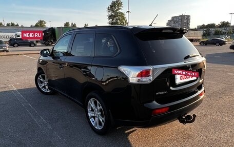 Mitsubishi Outlander III рестайлинг 3, 2014 год, 1 298 000 рублей, 7 фотография