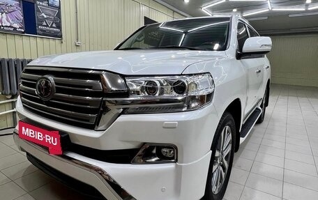 Toyota Land Cruiser 200, 2017 год, 6 800 000 рублей, 1 фотография