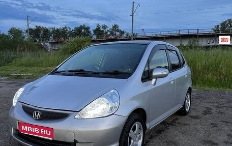 Honda Fit III, 2005 год, 490 000 рублей, 1 фотография