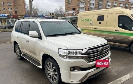 Toyota Land Cruiser 200, 2017 год, 6 800 000 рублей, 3 фотография