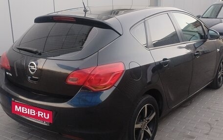 Opel Astra J, 2011 год, 490 000 рублей, 2 фотография