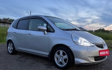 Honda Fit III, 2005 год, 490 000 рублей, 3 фотография