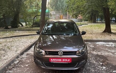 Volkswagen Polo VI (EU Market), 2011 год, 1 300 000 рублей, 2 фотография