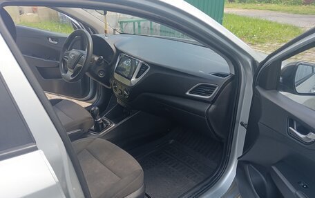 Hyundai Solaris II рестайлинг, 2017 год, 480 000 рублей, 11 фотография