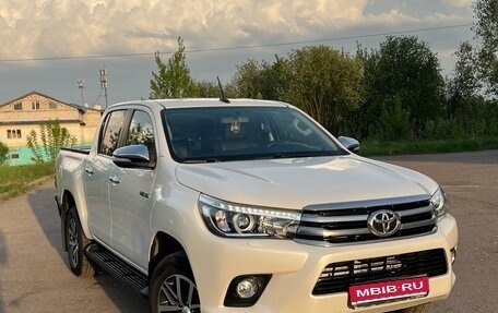 Toyota Hilux VIII, 2017 год, 4 200 000 рублей, 1 фотография