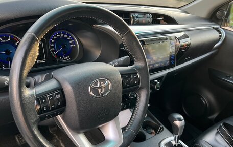 Toyota Hilux VIII, 2017 год, 4 200 000 рублей, 6 фотография