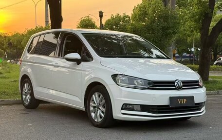 Volkswagen Touran III, 2022 год, 1 280 000 рублей, 2 фотография