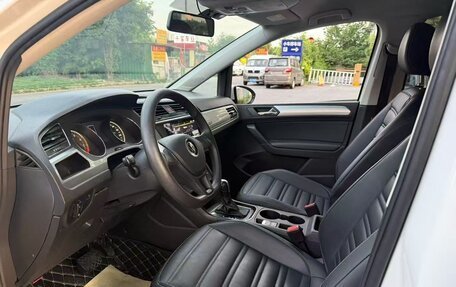 Volkswagen Touran III, 2022 год, 1 280 000 рублей, 4 фотография