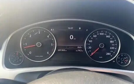 Volkswagen Touareg III, 2016 год, 3 250 000 рублей, 11 фотография