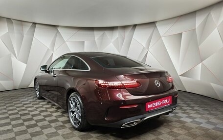 Mercedes-Benz E-Класс, 2020 год, 5 550 000 рублей, 4 фотография