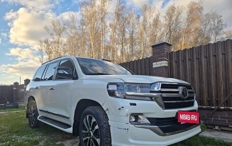 Toyota Land Cruiser 200, 2019 год, 7 850 000 рублей, 5 фотография