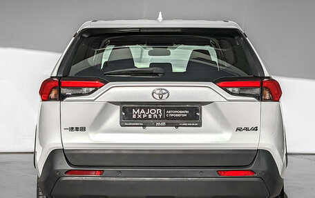Toyota RAV4, 2021 год, 2 875 000 рублей, 6 фотография