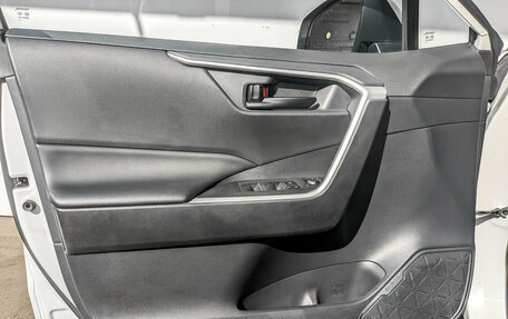 Toyota RAV4, 2021 год, 2 875 000 рублей, 19 фотография