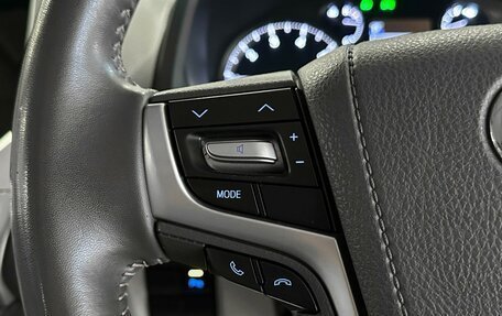 Toyota Land Cruiser Prado 150 рестайлинг 2, 2019 год, 4 677 000 рублей, 20 фотография