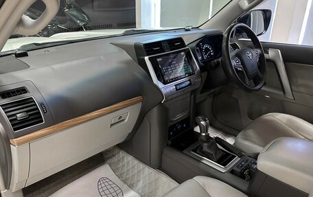 Toyota Land Cruiser Prado 150 рестайлинг 2, 2019 год, 4 677 000 рублей, 17 фотография