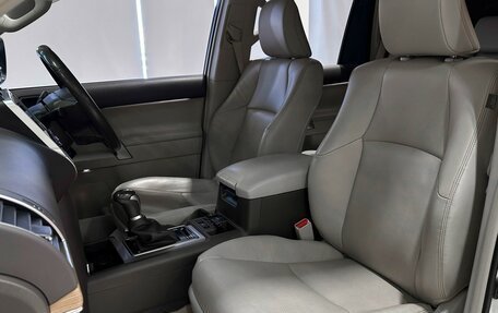 Toyota Land Cruiser Prado 150 рестайлинг 2, 2019 год, 4 677 000 рублей, 16 фотография