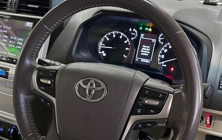 Toyota Land Cruiser Prado 150 рестайлинг 2, 2019 год, 4 677 000 рублей, 29 фотография