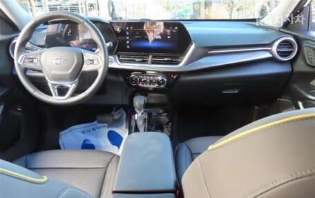 Chevrolet Trax, 2024 год, 1 525 000 рублей, 5 фотография
