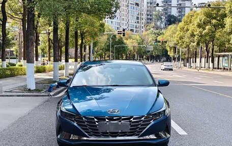 Hyundai Elantra, 2022 год, 1 025 000 рублей, 1 фотография