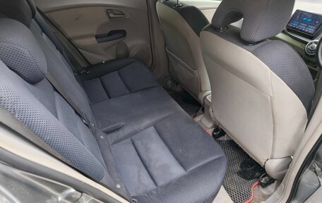 Honda Insight II рестайлинг, 2009 год, 370 000 рублей, 15 фотография