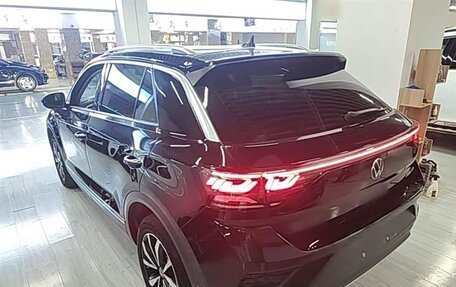 Volkswagen T-Roc I, 2023 год, 1 325 000 рублей, 7 фотография