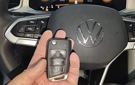 Volkswagen T-Roc I, 2023 год, 1 325 000 рублей, 13 фотография