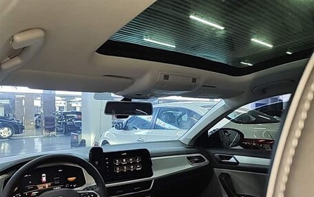 Volkswagen T-Roc I, 2023 год, 1 325 000 рублей, 10 фотография
