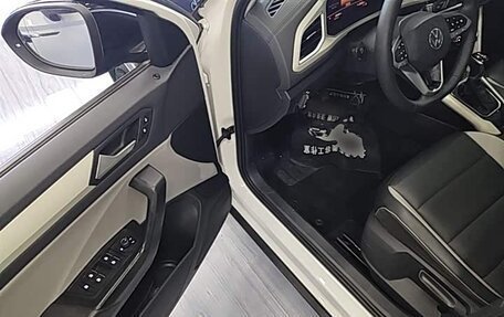 Volkswagen T-Roc I, 2023 год, 1 325 000 рублей, 18 фотография