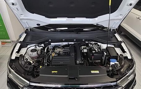 Volkswagen T-Roc I, 2023 год, 1 325 000 рублей, 20 фотография