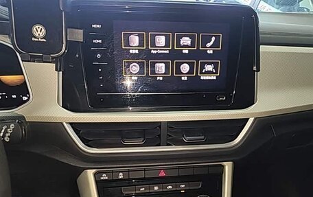 Volkswagen T-Roc I, 2023 год, 1 325 000 рублей, 19 фотография