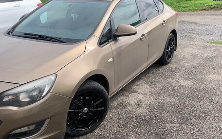 Opel Astra J, 2013 год, 700 000 рублей, 4 фотография