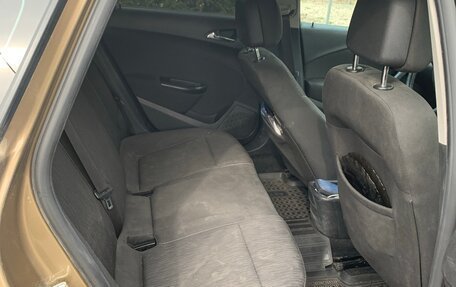Opel Astra J, 2013 год, 700 000 рублей, 5 фотография
