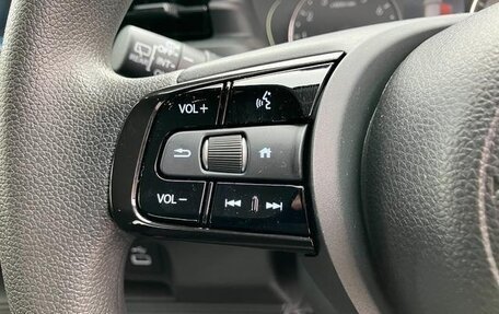 Honda Vezel, 2022 год, 2 100 000 рублей, 11 фотография
