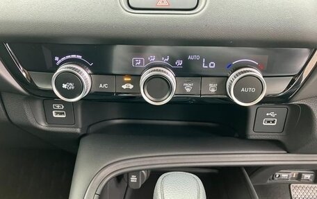 Honda Vezel, 2022 год, 2 100 000 рублей, 18 фотография