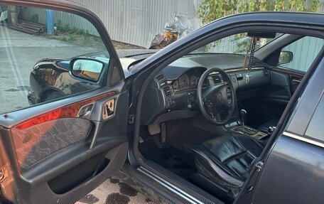 Mercedes-Benz E-Класс, 2000 год, 290 000 рублей, 4 фотография