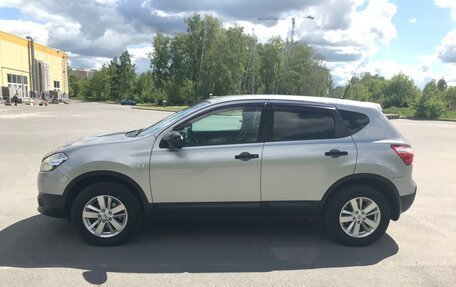 Nissan Qashqai, 2010 год, 850 000 рублей, 2 фотография