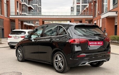 Mercedes-Benz B-Класс, 2019 год, 2 600 000 рублей, 3 фотография