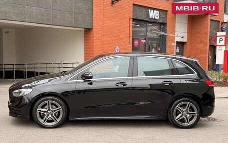 Mercedes-Benz B-Класс, 2019 год, 2 600 000 рублей, 4 фотография