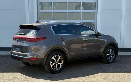 KIA Sportage IV рестайлинг, 2020 год, 2 350 000 рублей, 5 фотография