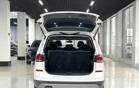Volkswagen Touran III, 2022 год, 1 224 004 рублей, 7 фотография