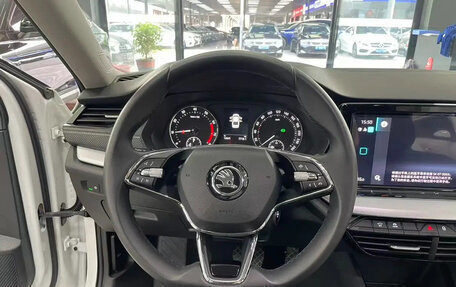 Skoda Octavia IV, 2022 год, 1 759 004 рублей, 8 фотография